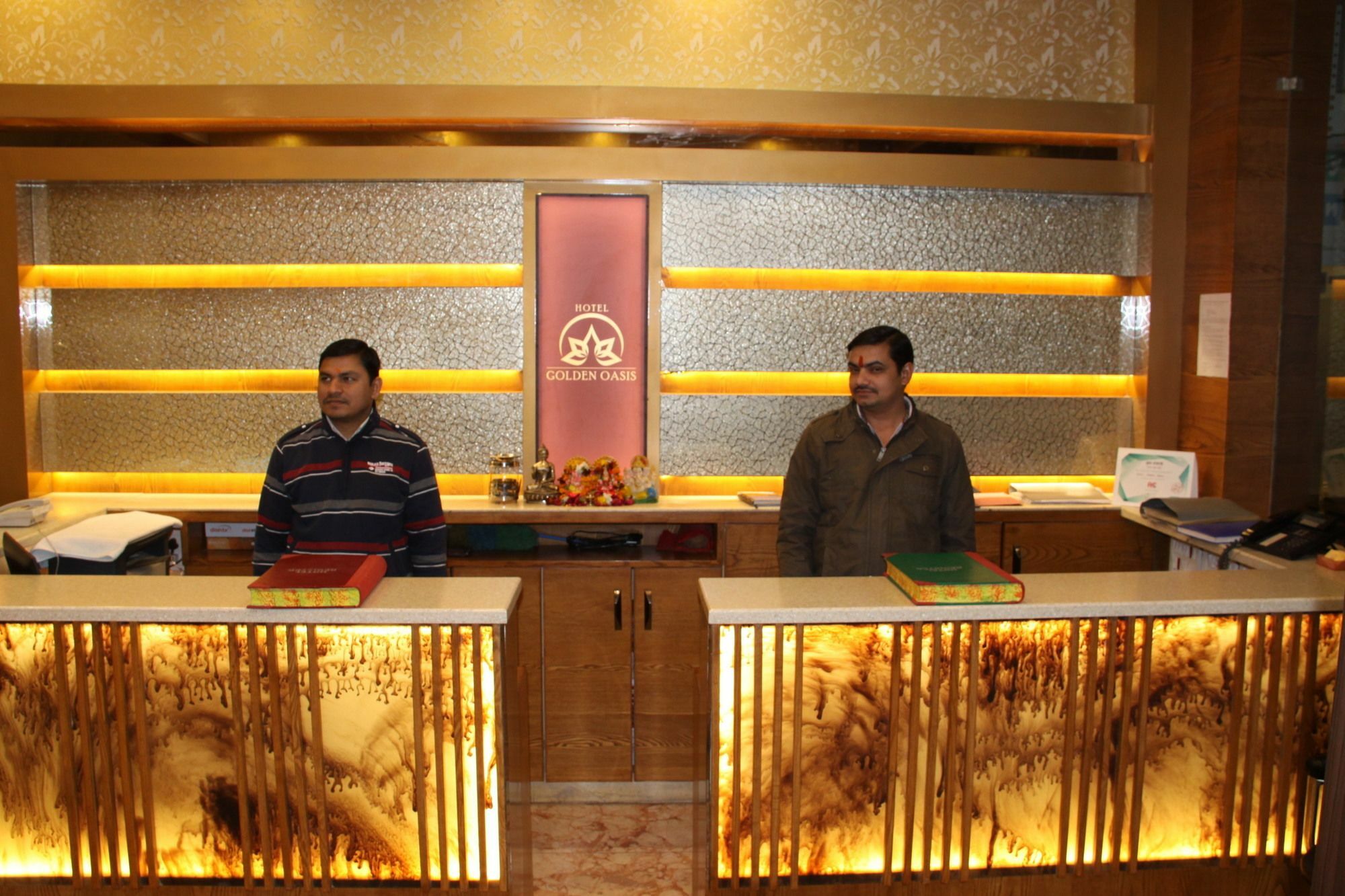德里金色绿洲酒店 Paharganj 外观 照片